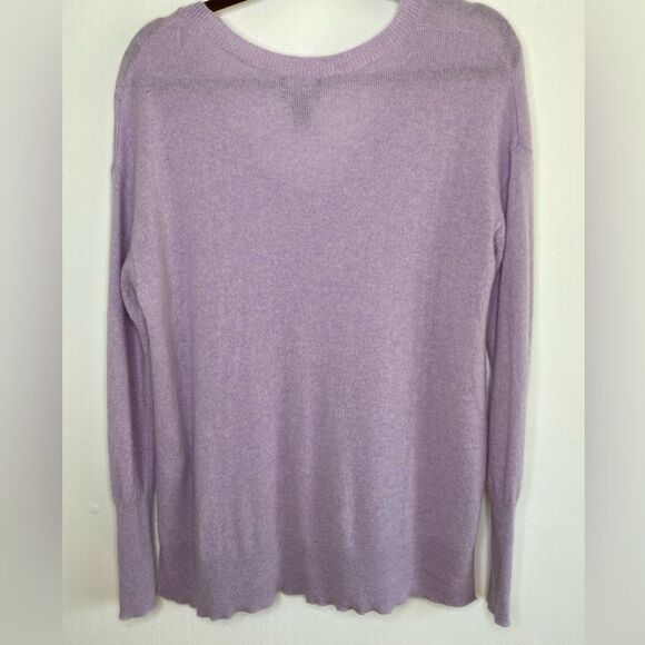 Halogen 100% Cashmere Lilac Relaxed fit V neck Sweater
Size Medium - Picture 7 of 12